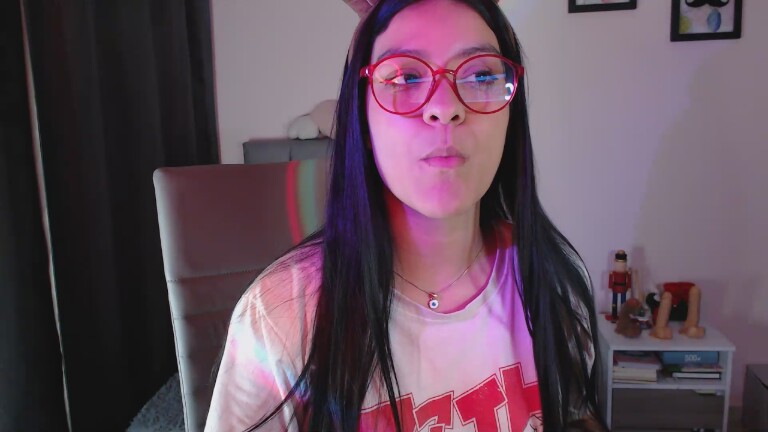 Lola_cam22's Streamate show and profile