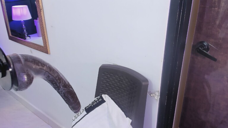 isa_grey's Streamate show and profile