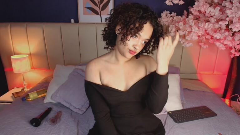 ZarahRosse's Streamate show and profile