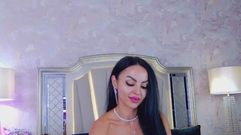 Issadorra's Streamate show and profile